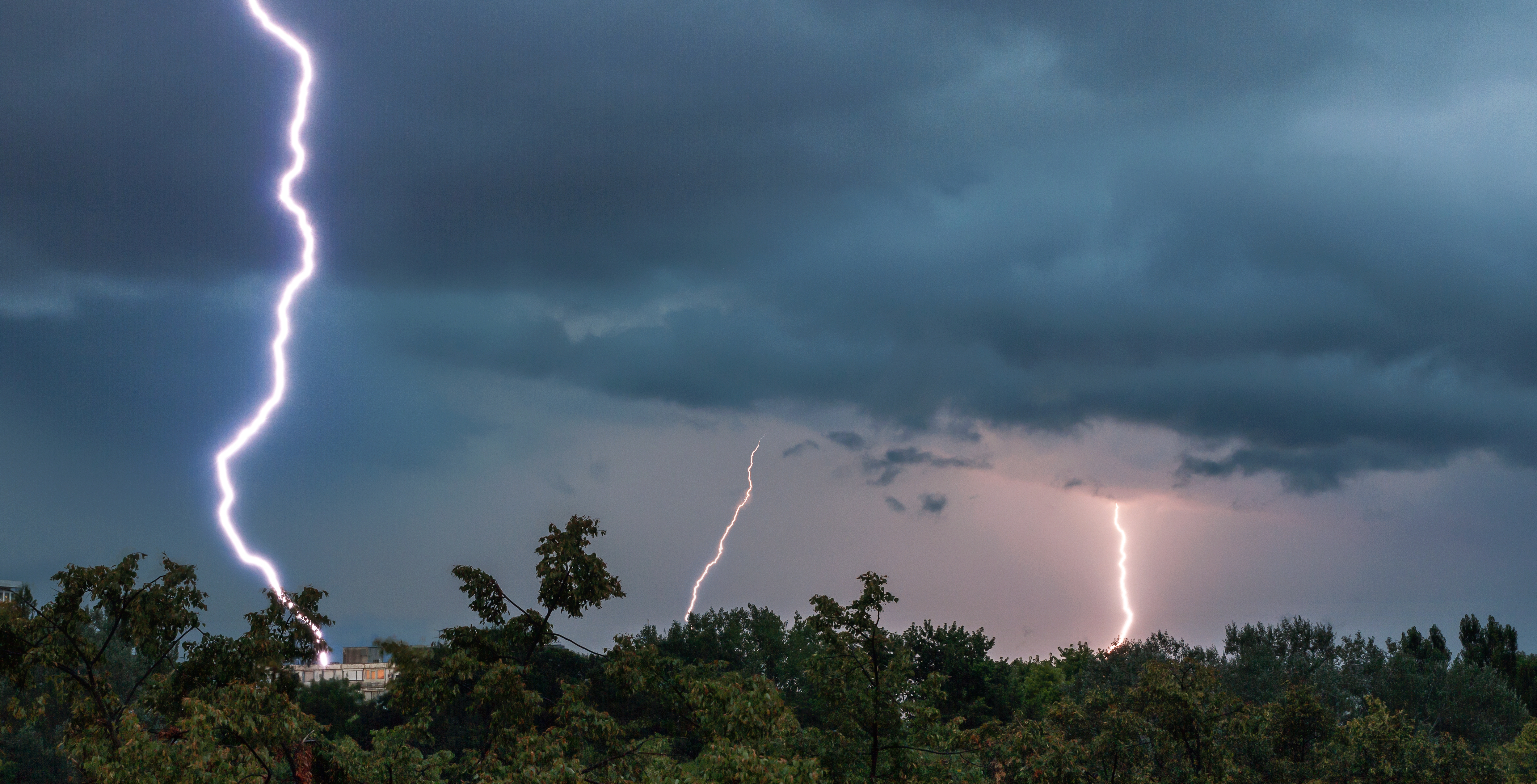emergency electrician for storm damage